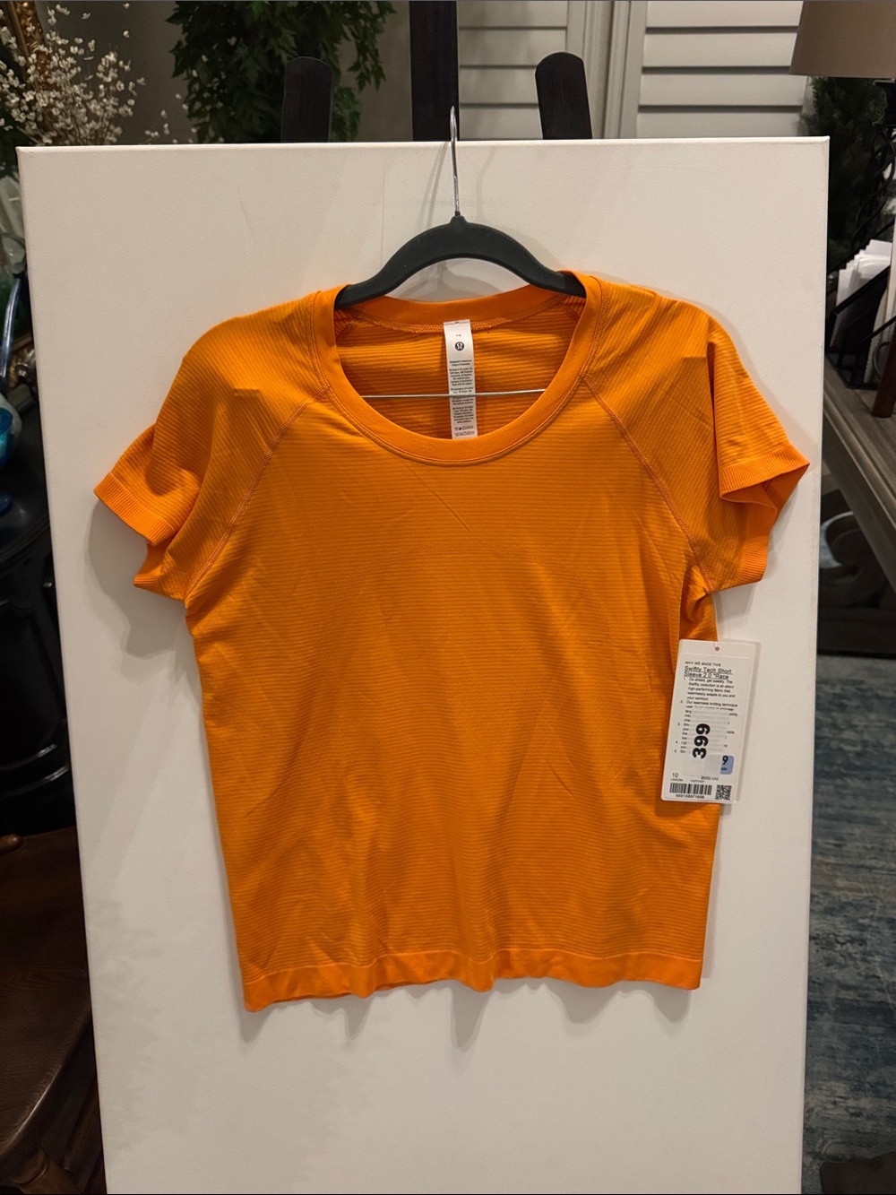Lululemon Women’s Orange Short Sleeve Performance Tee NWT